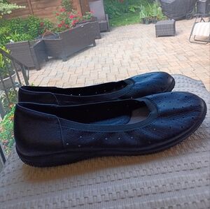 SoftWalk Hampshire Ballerina Flat Vegan Leather Size 8 MWalking Shoes Like New